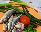 Foto langkah ke 1 dari resep Tumis ikan asin pedas lezatos.