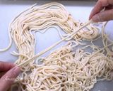 Foto del passaggio 7 della ricetta Ramen fatto in casa
