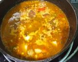 Foto del paso 3 de la receta: Guiso de carne de cerdo 🐷 con caracolitos en olla de hierro 🍲