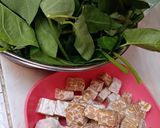 Foto langkah ke 1 dari resep Sayur bobor kangkung tempe.