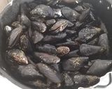 Foto del passaggio 1 della ricetta Riso patate e cozze a modo mio