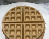 Foto del paso 4 de la receta: Waffle de yuca con mermelada de frutos rojos y almendras fileteadas