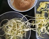 "Zucchini Nudeln" im Glas mit 🥢asia 🥜Erdnuss-Sauce Rezeptschritt 6 Foto