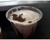 A picture of step 4 of Oreo Milkshake.