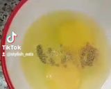 A picture of step 2 of Bread and egg toast.