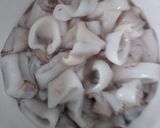 Foto langkah ke 1 dari resep Cumi Asam Manis Pedas.