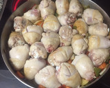 Foto del paso 4 de la receta: Estofado de muslos de pollo