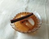 Foto langkah ke 4 dari resep Simple Tea Poached Pear.
