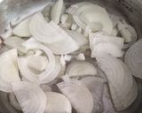 Foto del paso 1 de la receta: Colchón de arvejas con huevo