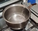 A picture of step 1 of Apple Ginger Iced Tea.