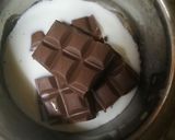 A picture of step 2 of Choco straberry dip.