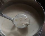 玉米濃湯 想要濃郁湯頭 起司與牛奶是必須的（如果沒有牛奶無糖豆漿也行喔！的食譜步驟2照片