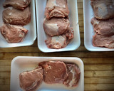 Foto del paso 1 de la receta: Carrilleras de cerdo en salsa de verduras