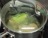 รูปขั้นตอนการทำที่ 3 ของ ซุปไก่-ไข่หยอด (Chicken Egg Drop Soup)
