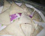 A picture of step 3 of Aloo samosa.