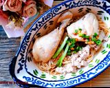 Hình bước làm 2 của món Mì Chũ khô trộn gà