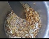 A picture of step 4 of Matar pulao.