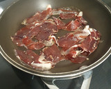 Foto del paso 4 de la receta: Crema de verduras asadas con pipas y jamón crujientes