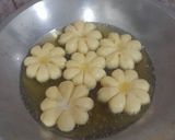 Foto langkah ke 9 dari resep Donat Bunga.
