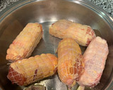 Foto del paso 1 de la receta: Enrollado de pollo relleno de jamón y queso con salsa de verduras