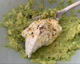 Foto del paso 1 de la receta: Canapé de aguacate con sardina ahumada