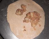 A picture of step 4 of Potato paratha.
