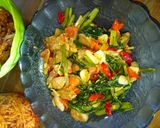 Foto langkah ke 4 dari resep Kangkung bakso pedas.