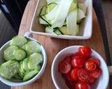 Une image de l'étape 2 de Salade de gnocchis aux légumes et mozzarella.
