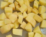 A picture of step 1 of Aloo Methi Matar.