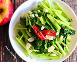 蒜炒小松菜 (油菜) / 簡單家常菜的食譜步驟7照片