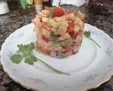 Foto del paso 4 de la receta: Tartar de salmón, aguacate y verduritas