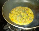 A picture of step 9 of Tomato methi leaves paratha.