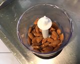 Une image de l'étape 2 de Compote de prunes aux amandes et sucre punjabi.