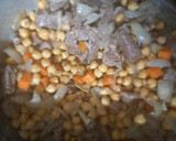 Foto del paso 3 de la receta: Guiso de Garbanzos con Carne