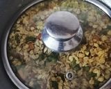 A picture of step 6 of Oats upma.