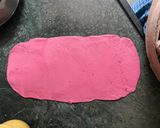 A picture of step 5 of Beetroot cinnenamon rolls.