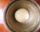 Hình bước làm 2 của món Chicken buns (bánh mì mềm nhân gà đơn giản, nhồi tay)