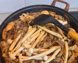 Foto langkah ke 4 dari resep Tumis daging 3 jamur.