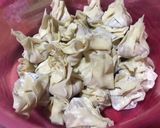 Foto langkah ke 3 dari resep Chicken Dumplings.