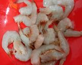 Foto langkah ke 1 dari resep Udeung Masam Keueng (Udang Kuah Asam Pedas) Khas Aceh.