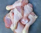 Foto del paso 1 de la receta Muslos de pollo en salsa de limón, ajos y perejil