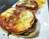 Foto del paso 6 de la receta: Montadito de queso a la plancha con guacamole, cebolla a la miel y mermelada de manzana