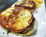 Foto del paso 6 de la receta: Montadito de queso a la plancha con guacamole, cebolla a la miel y mermelada de manzana