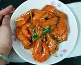 Foto langkah ke 3 dari resep Udang goreng asam manis.