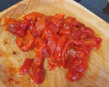 Foto del paso 2 de la receta: Espaguetis en salsa cremosa de tomate, pimientos asados y ricotta