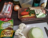 Tejszínes zöldségleves virslivel recept fázis 1 fotója