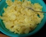 Foto langkah ke 1 dari resep Mashed potato with cheese.
