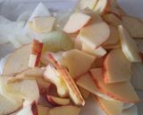 Foto del paso 2 de la receta: Coliflor en salsa cremosa🍛de calabacin y zanahoria con cebollas y manzanas salteadas🥘🍱🍲