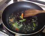 รูปขั้นตอนการทำที่ 4 ของ ผัดกะเพราลูกชิ้นเห็ดหลินขาว.เจ