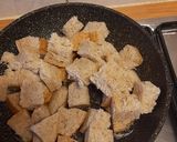 A picture of step 4 of Chicory and apple soup with croutons.